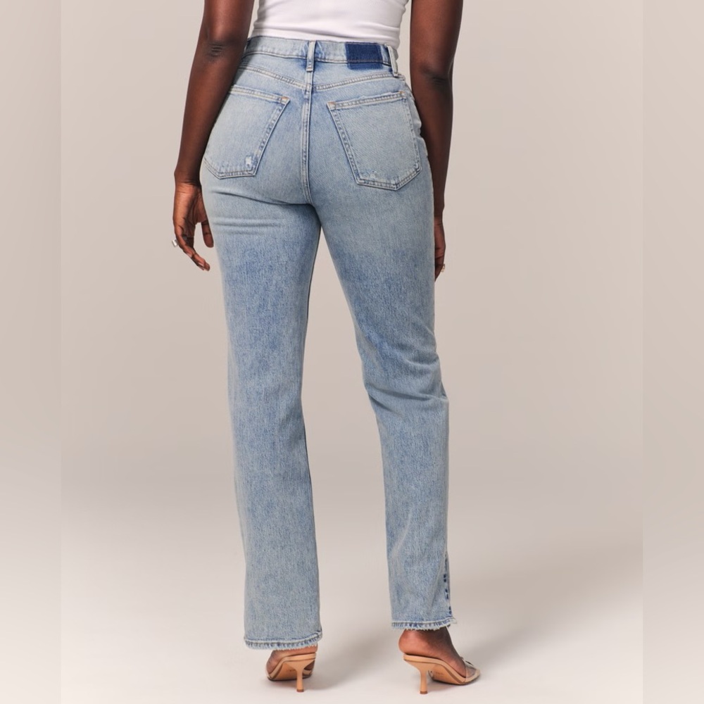 Abercrombie & Fitch Ultra High Rise 90s Straight Jean 26 / 2R NWT